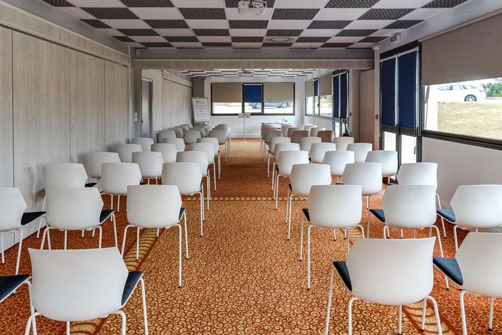 Brit Hotel Rennes Cesson Instalações foto