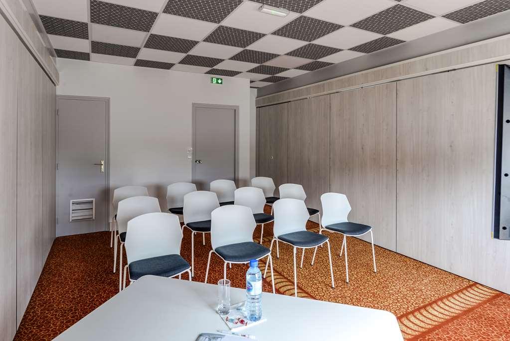 Brit Hotel Rennes Cesson Instalações foto